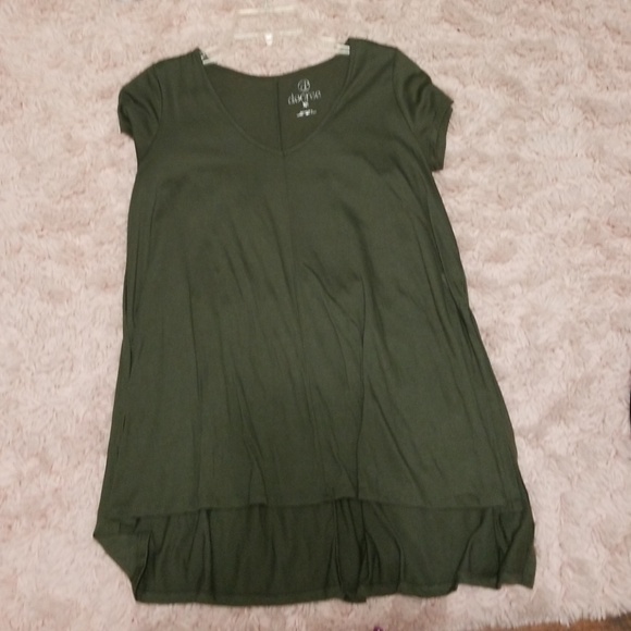 Tops - Dark green tee